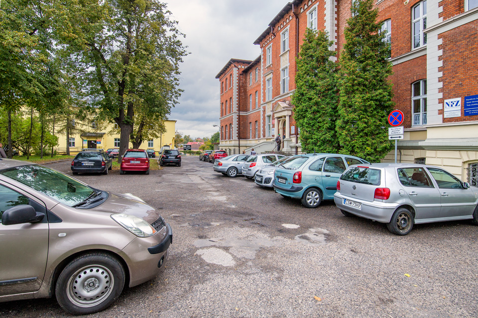 stary-szpital-parking