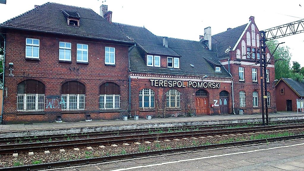 terespol_pomorski_train_station_a_235