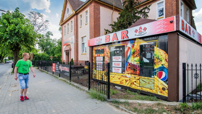 bar