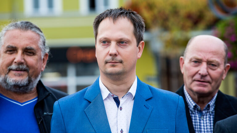 pawel-knapik