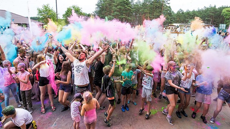 holi-11