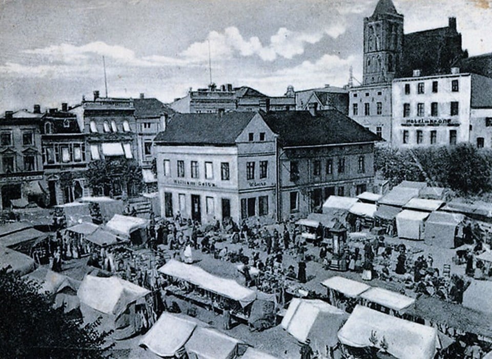 plac_targowy_na_rynku_1909_rok