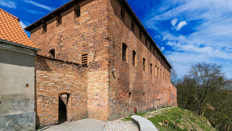zamek-nowe-1
