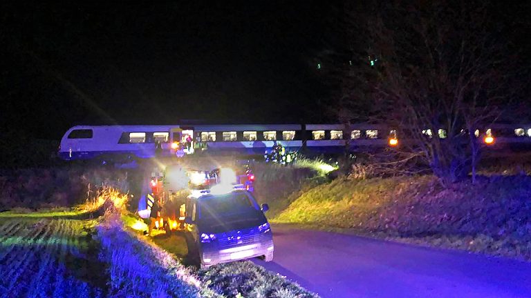 wypadek-kolejowy-pociag-samobojstwo-osp-wielki-komorsk